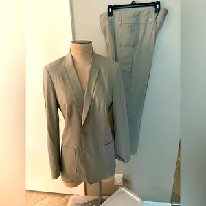 Elie Tahari suit